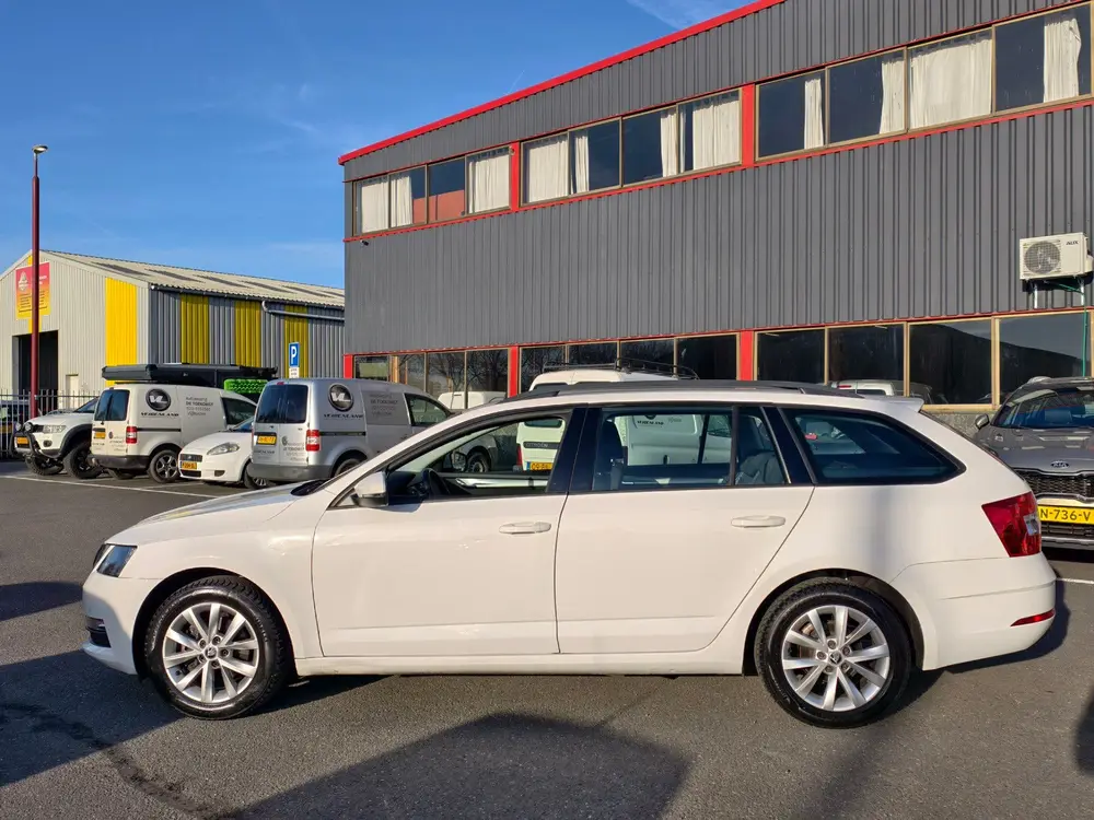 Skoda Octavia 1.0 TSI Greentech Ambition Business uit 2019, foto 3