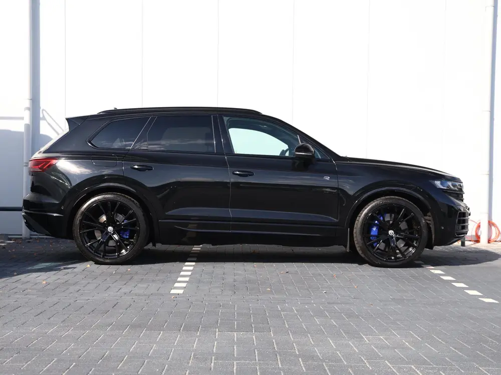 Volkswagen Touareg R 3.0 TSi eHybrid 4-M 462pk DSG | Lederen uit 2024, foto 2