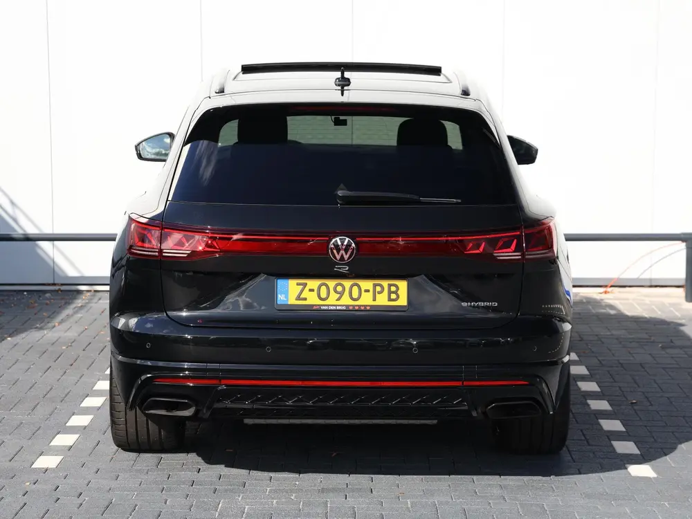 Volkswagen Touareg R 3.0 TSi eHybrid 4-M 462pk DSG | Lederen uit 2024, foto 6