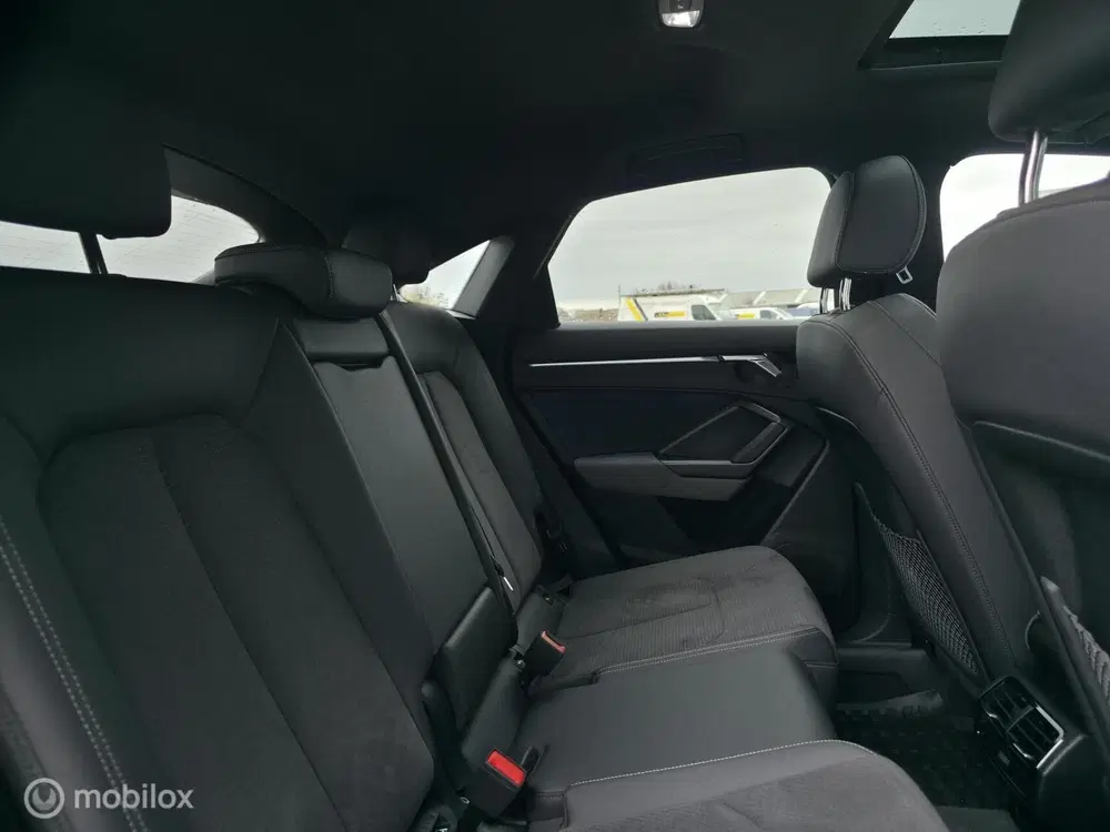 Audi Q3 45 TFSI Quattro uit 2023, foto 15