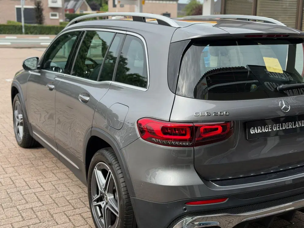 Mercedes-Benz GLB 200 4MATIC AMG Line uit 2023, foto 11