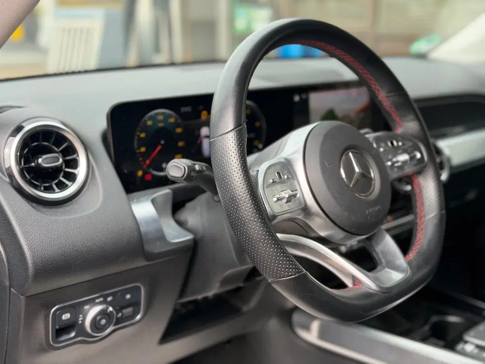Mercedes-Benz GLB 200 4MATIC AMG Line uit 2023, foto 19