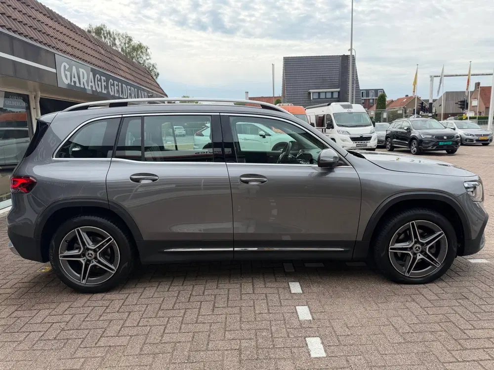 Mercedes-Benz GLB 200 4MATIC AMG Line uit 2023, foto 6