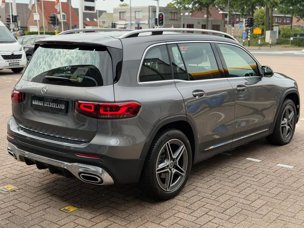 Mercedes-Benz GLB 200 4MATIC AMG Line uit 2023, foto 7