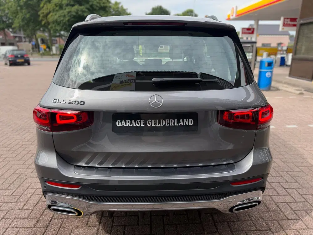 Mercedes-Benz GLB 200 4MATIC AMG Line uit 2023, foto 8