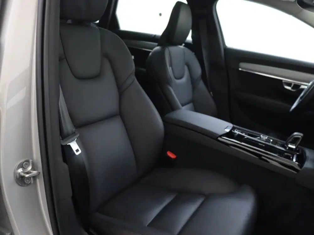 Volvo V90 T6 AWD Ultimate Dark uit 2024, foto 14