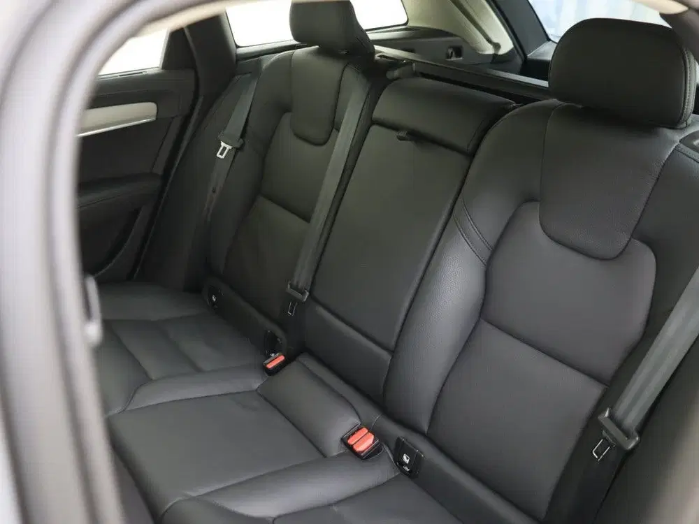 Volvo V90 T6 AWD Ultimate Dark uit 2024, foto 7
