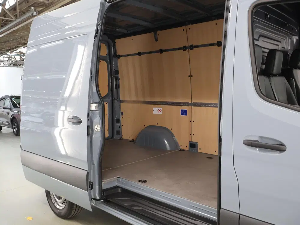 Mercedes-Benz Sprinter 317 CDI uit 2024, foto 11