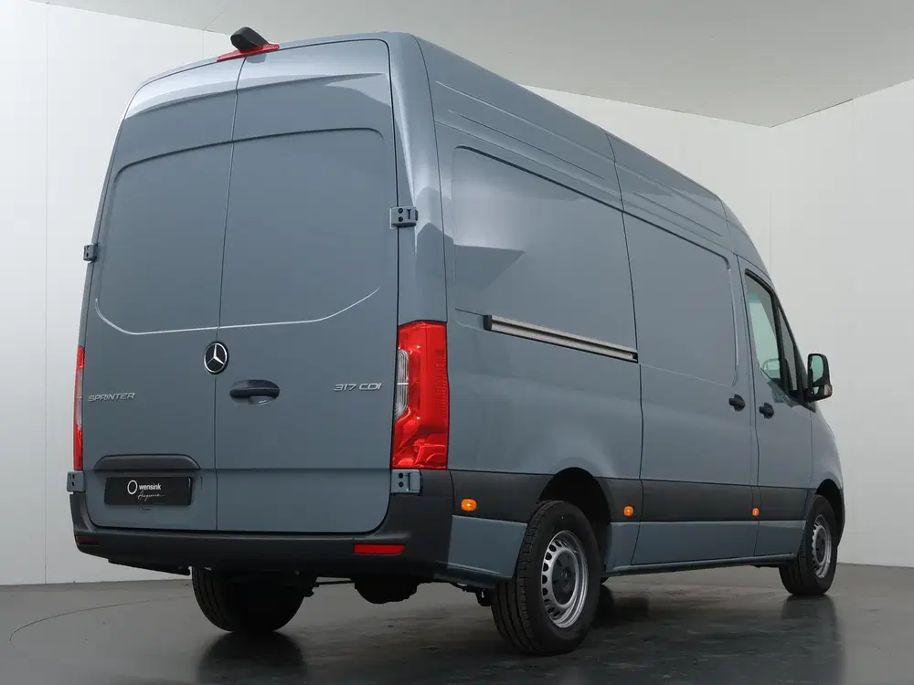 Mercedes-Benz Sprinter 317 CDI uit 2024, foto 2