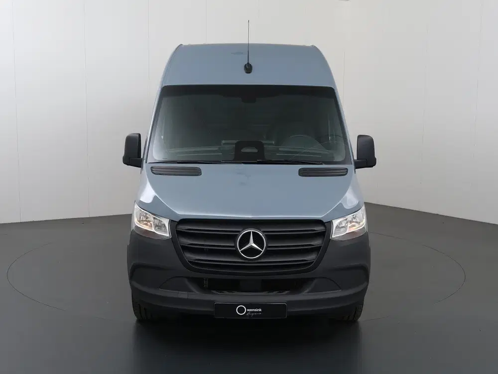 Mercedes-Benz Sprinter 317 CDI uit 2024, foto 3