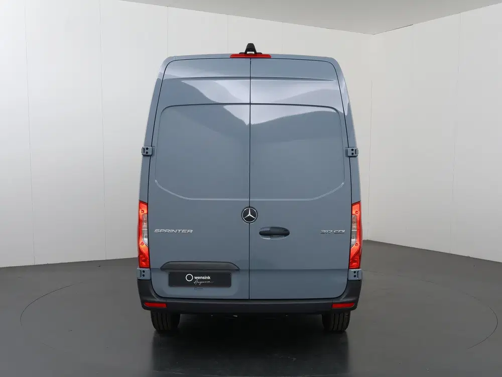 Mercedes-Benz Sprinter 317 CDI uit 2024, foto 4