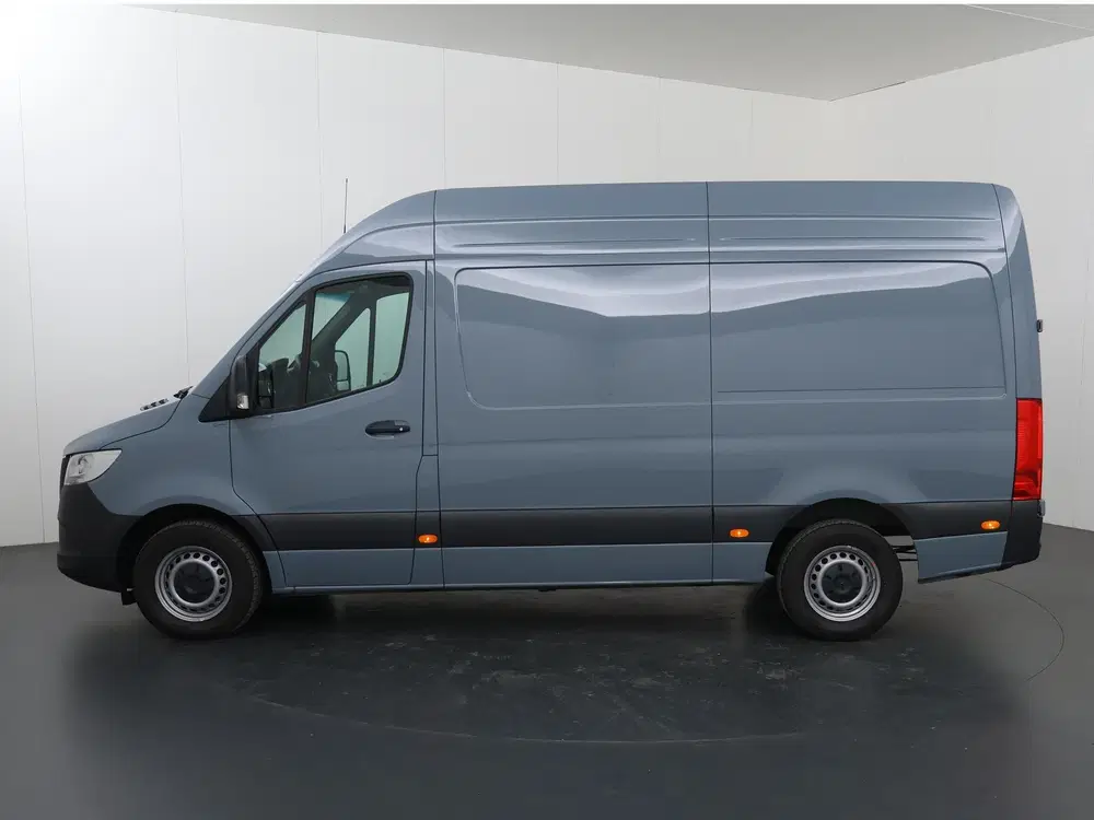 Mercedes-Benz Sprinter 317 CDI uit 2024, foto 5