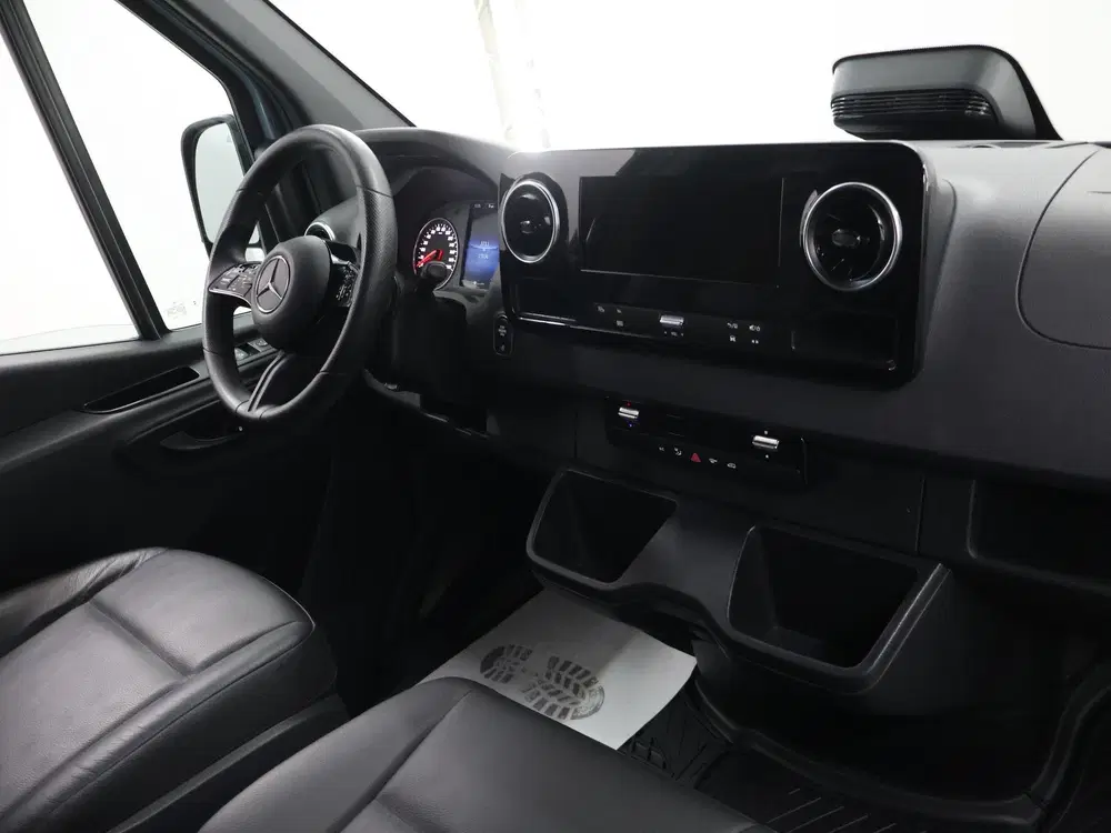 Mercedes-Benz Sprinter 317 CDI uit 2024, foto 9