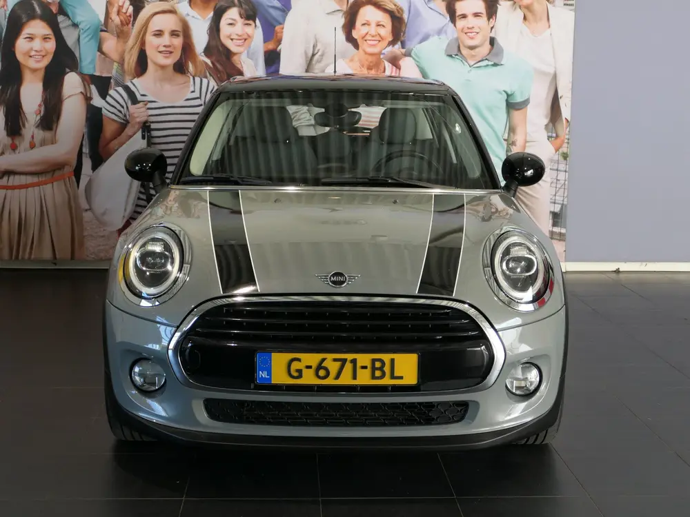 Mini 5-Deurs 1.5 Cooper *Dealer onderhouden!* - Alarm klasse uit 2019, foto 2