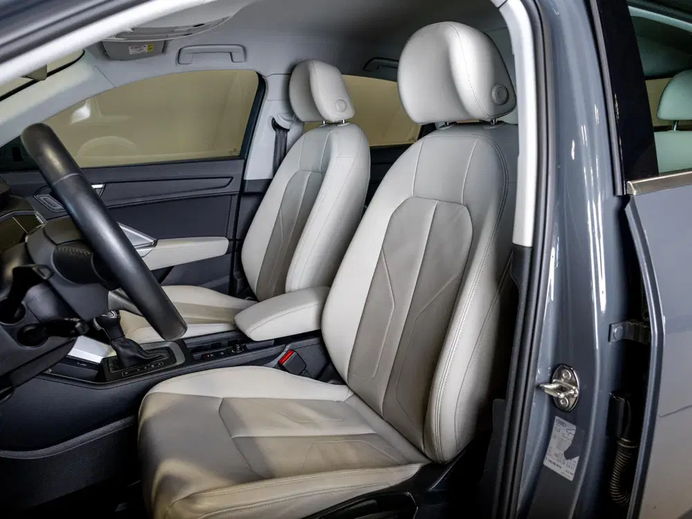 Audi Q3 35 TFSI Business Edition uit 2020, foto 6
