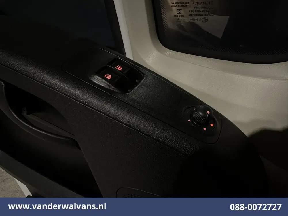 Peugeot Boxer 2.2 BlueHDi 141pk Bakwagen 436cm Lang Laad uit 2022, foto 16
