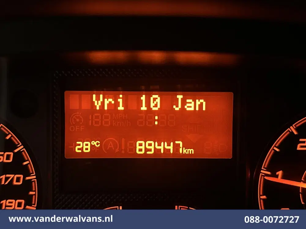 Peugeot Boxer 2.2 BlueHDi 141pk Bakwagen 436cm Lang Laad uit 2022, foto 18