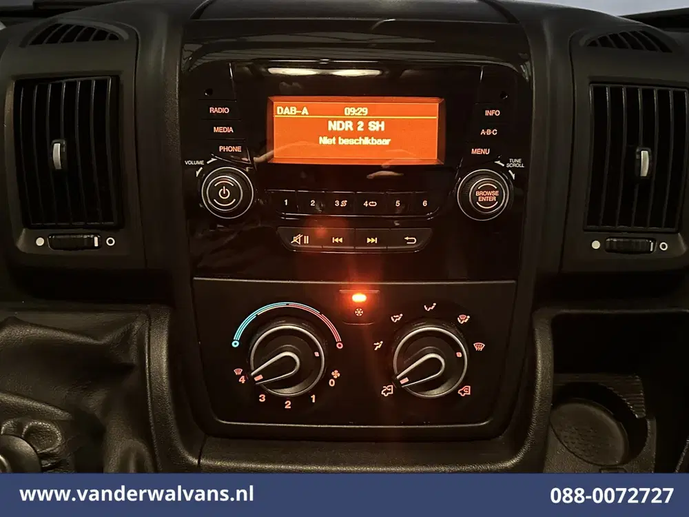 Peugeot Boxer 2.2 BlueHDi 141pk Bakwagen 436cm Lang Laad uit 2022, foto 6