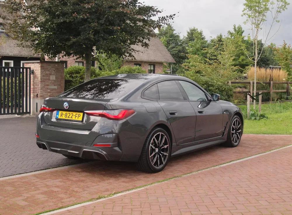 BMW i4 eDrive40 High Executive 84 kWh uit 2022, foto 10