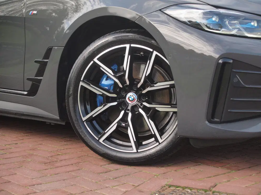 BMW i4 eDrive40 High Executive 84 kWh uit 2022, foto 12