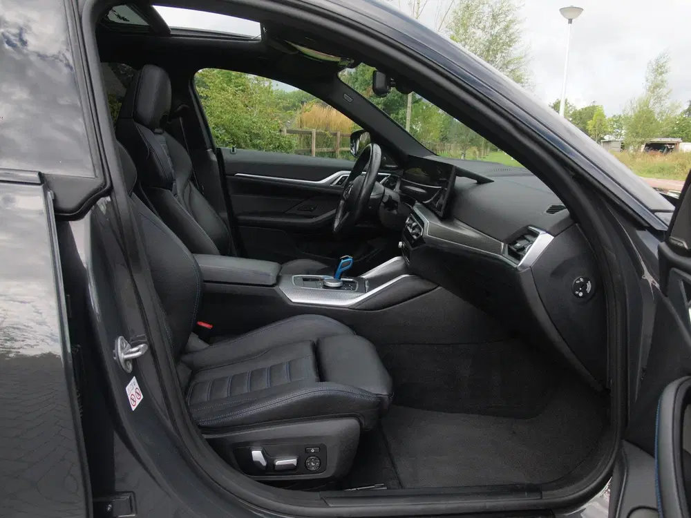 BMW i4 eDrive40 High Executive 84 kWh uit 2022, foto 16