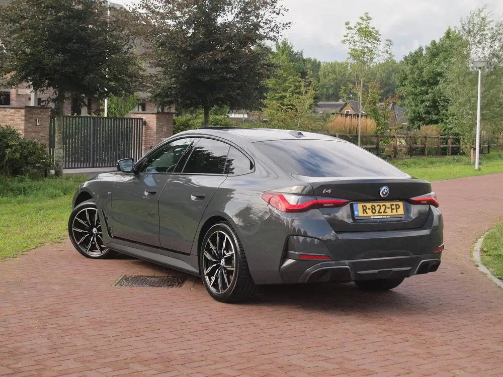 BMW i4 eDrive40 High Executive 84 kWh uit 2022, foto 3