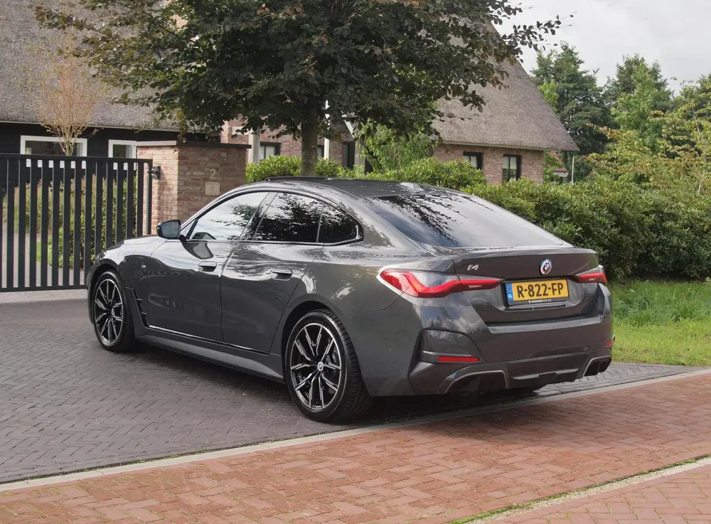 BMW i4 eDrive40 High Executive 84 kWh uit 2022, foto 8