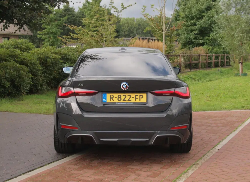 BMW i4 eDrive40 High Executive 84 kWh uit 2022, foto 9