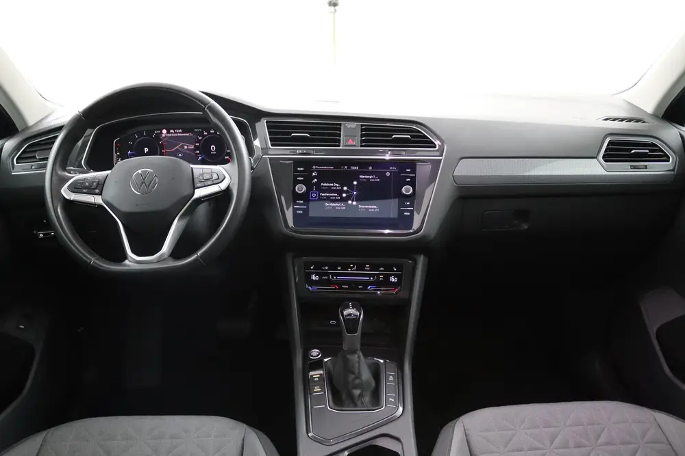 Volkswagen Tiguan 1.5 TSI Life Business Panoramadak! Rijklaa uit 2022, foto 17