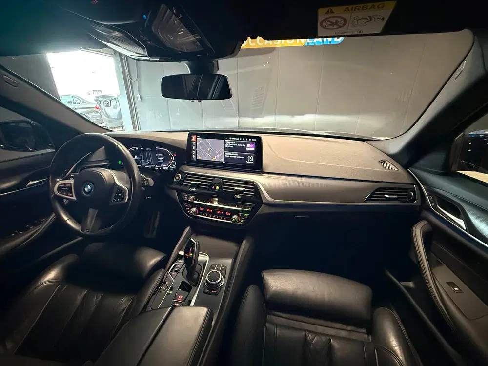BMW 5-serie 530e Business Edition Plus M-Pakket uit 2022, foto 16