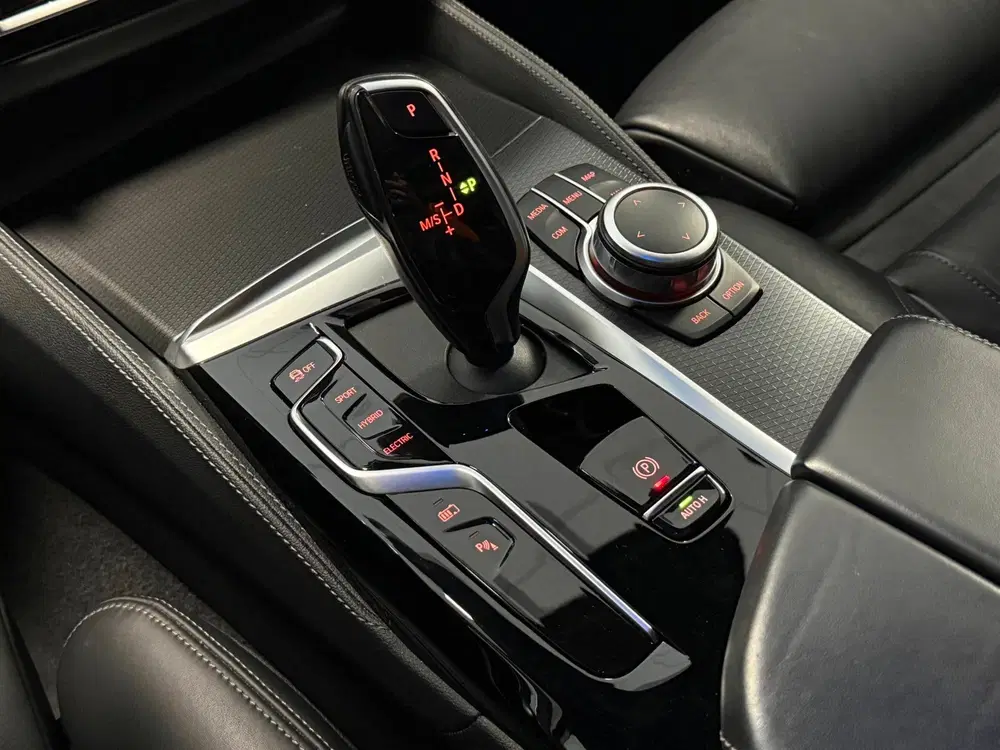 BMW 5-serie 530e Business Edition Plus M-Pakket uit 2022, foto 18