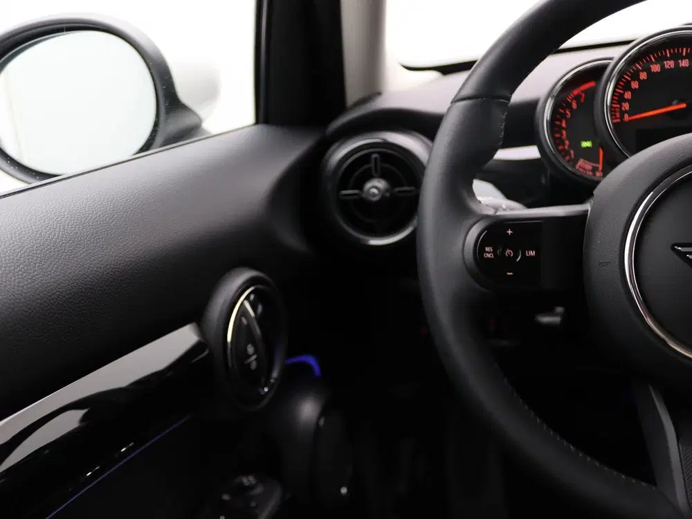 Mini Cooper Cooper Classic + Balance Pack + PDC Achter uit 2024, foto 13