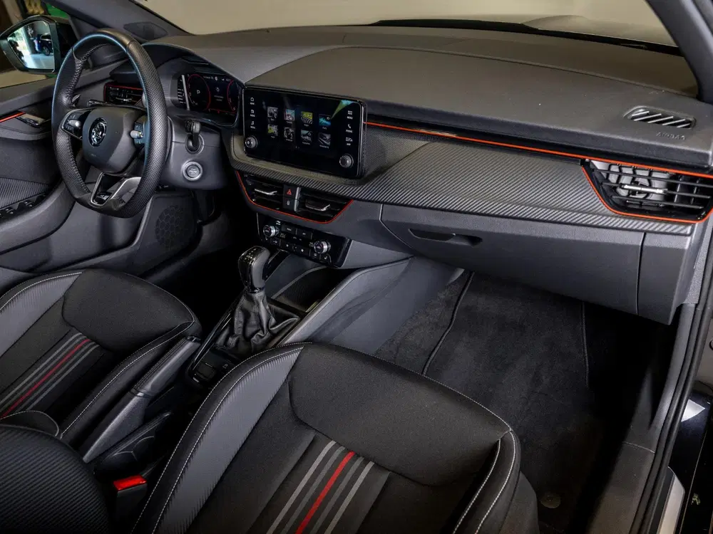 Skoda Kamiq 1.0 TSI Monte Carlo uit 2024, foto 6
