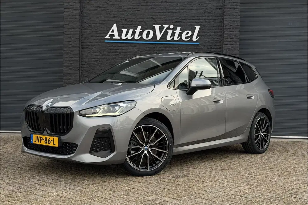 BMW 2-serie 2 Serie 230e xDrive 326 PK M-Sport uit 2022