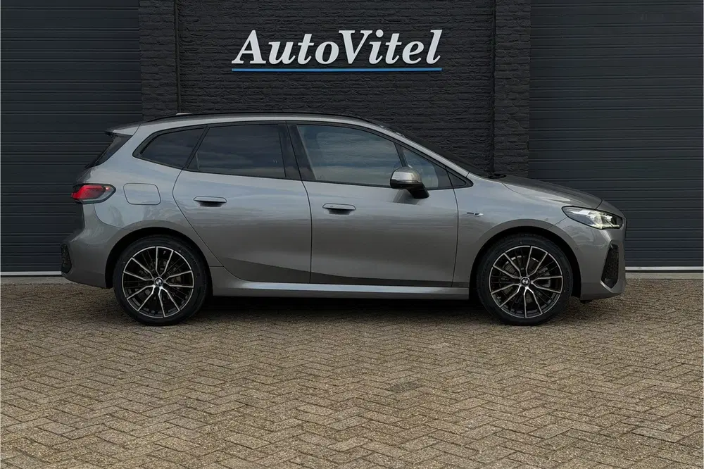 BMW 2-serie 2 Serie 230e xDrive 326 PK M-Sport uit 2022, foto 17