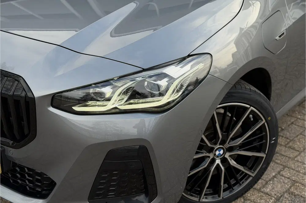 BMW 2-serie 2 Serie 230e xDrive 326 PK M-Sport uit 2022, foto 4