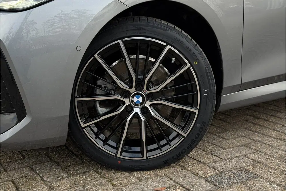 BMW 2-serie 2 Serie 230e xDrive 326 PK M-Sport uit 2022, foto 7