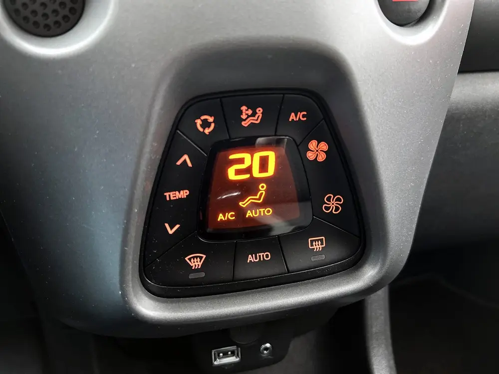 Toyota Aygo 1.0 VVT-i x-cite Cabrio vouwdak uit 2019, foto 10