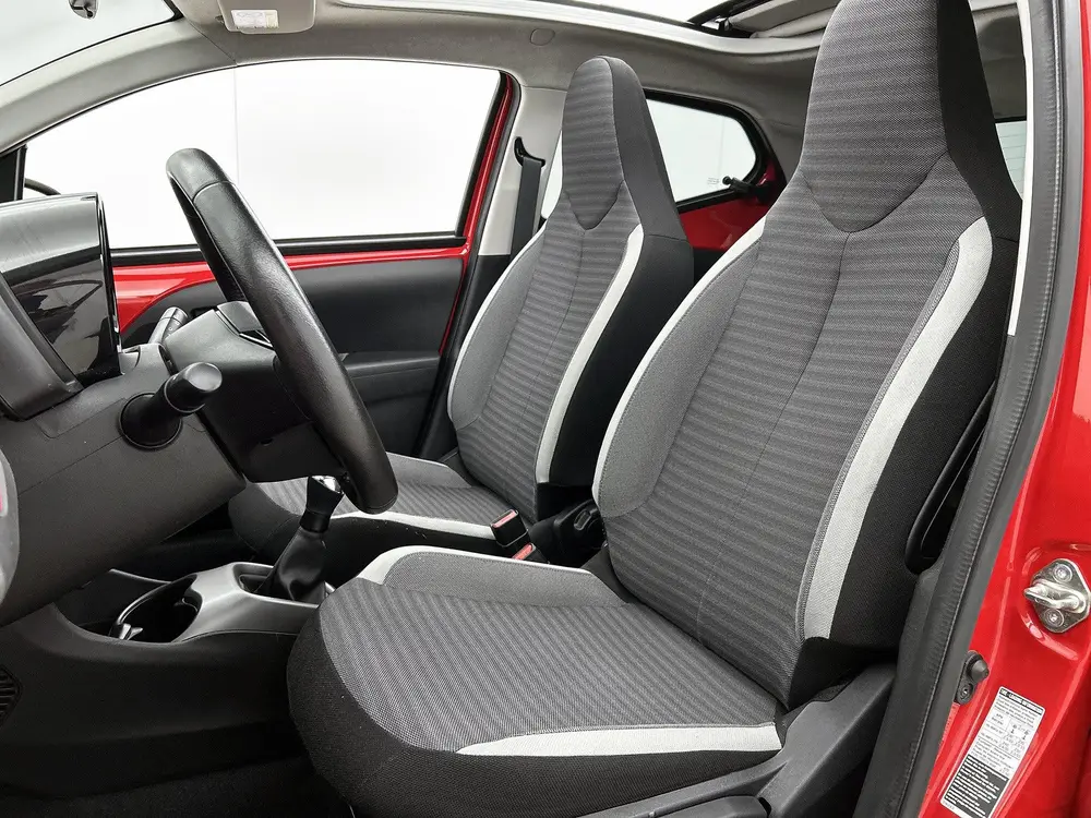 Toyota Aygo 1.0 VVT-i x-cite Cabrio vouwdak uit 2019, foto 17