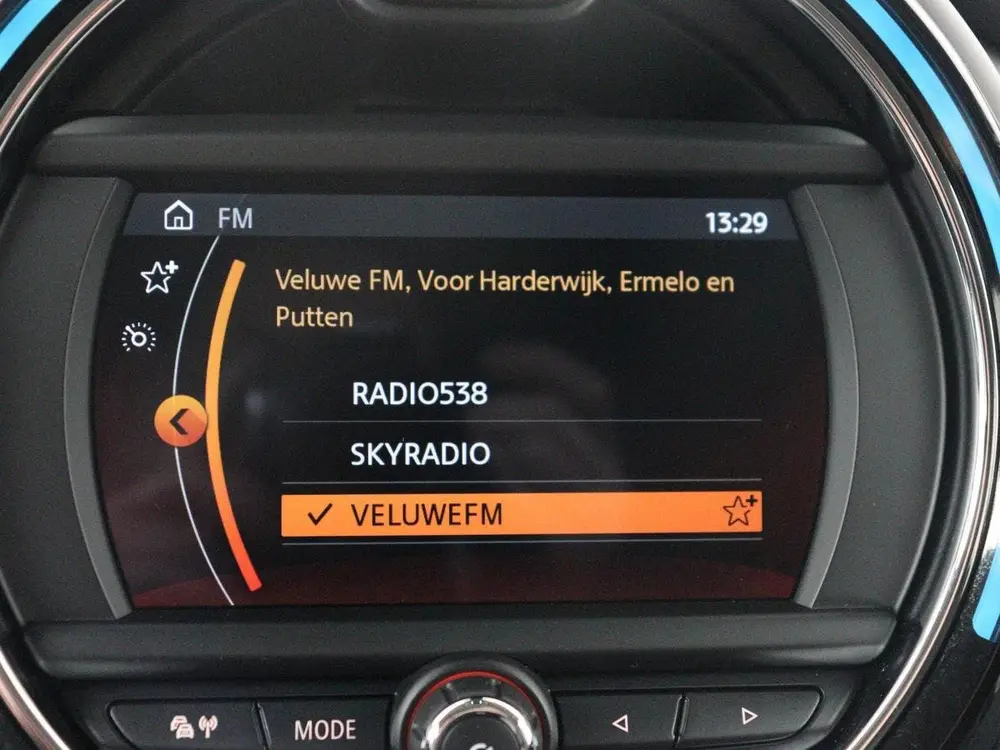 Mini Clubman | Cruise control | Navigatie | Blu uit 2019, foto 10