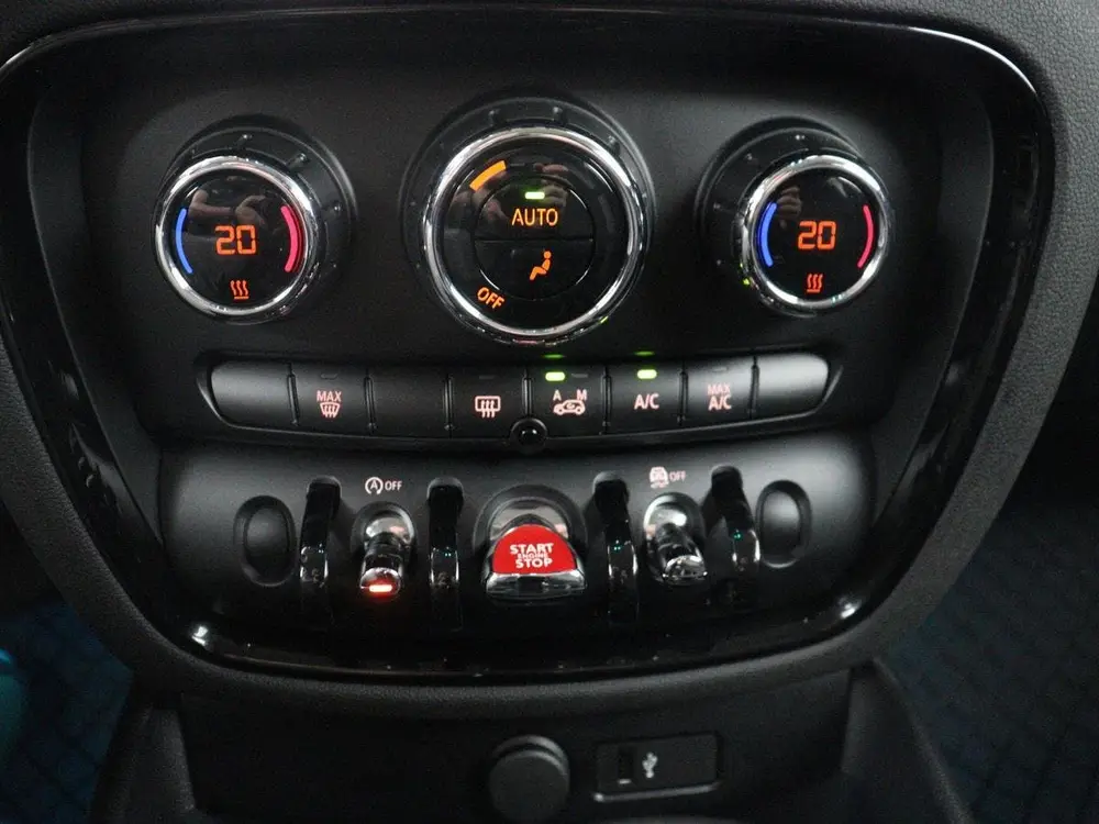 Mini Clubman | Cruise control | Navigatie | Blu uit 2019, foto 15