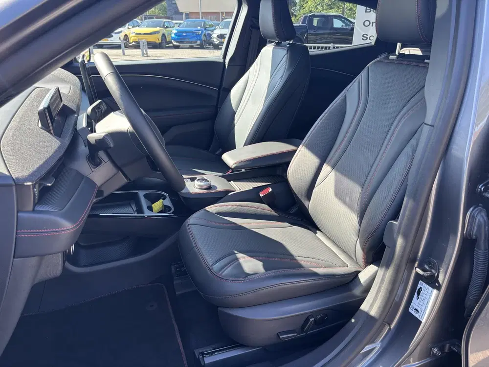 Ford Mustang Mach-E Extended Premium AWD 98 kWh 351pk uit 2025, foto 13