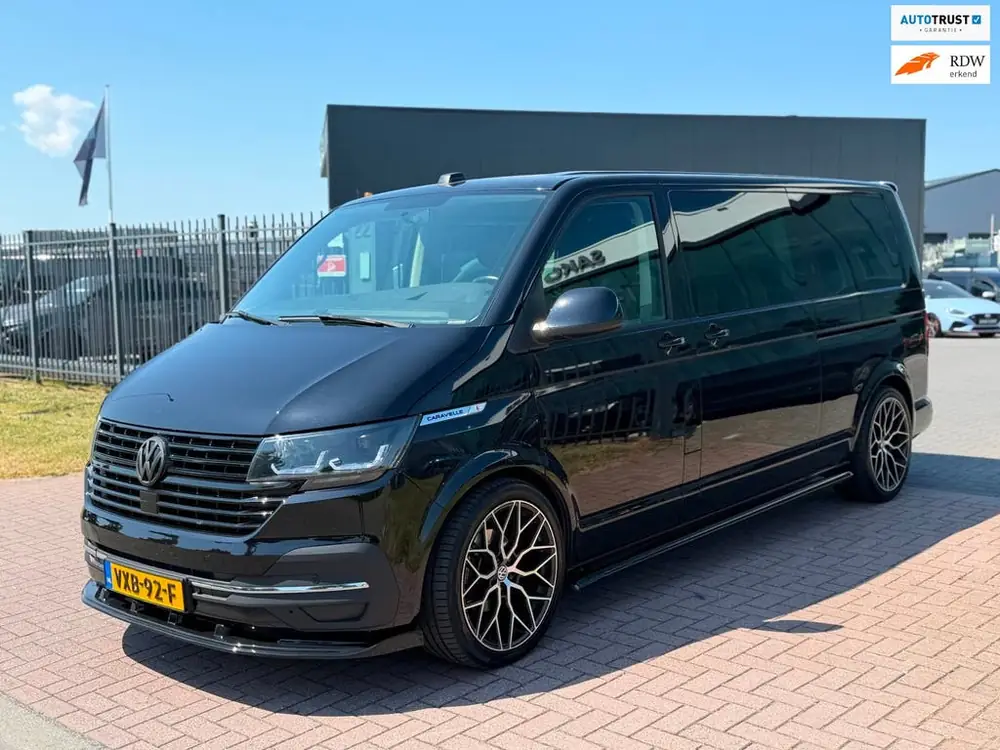 Volkswagen Transporter 2.0 TDI L2H1 32 DC Caravelle Bulli 20 uit 2020