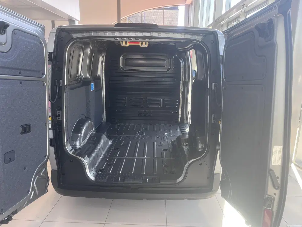 Kia PV5 L2H1 Elite Executive 71.2 kWh VOORRAAD ACT uit 2026, foto 4