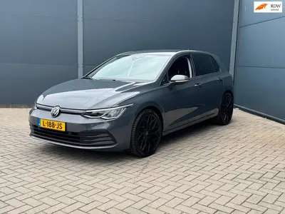 Volkswagen Golf 1.5 eTSI R-Line Pdc / Navi / Carplay / Digid uit 2020