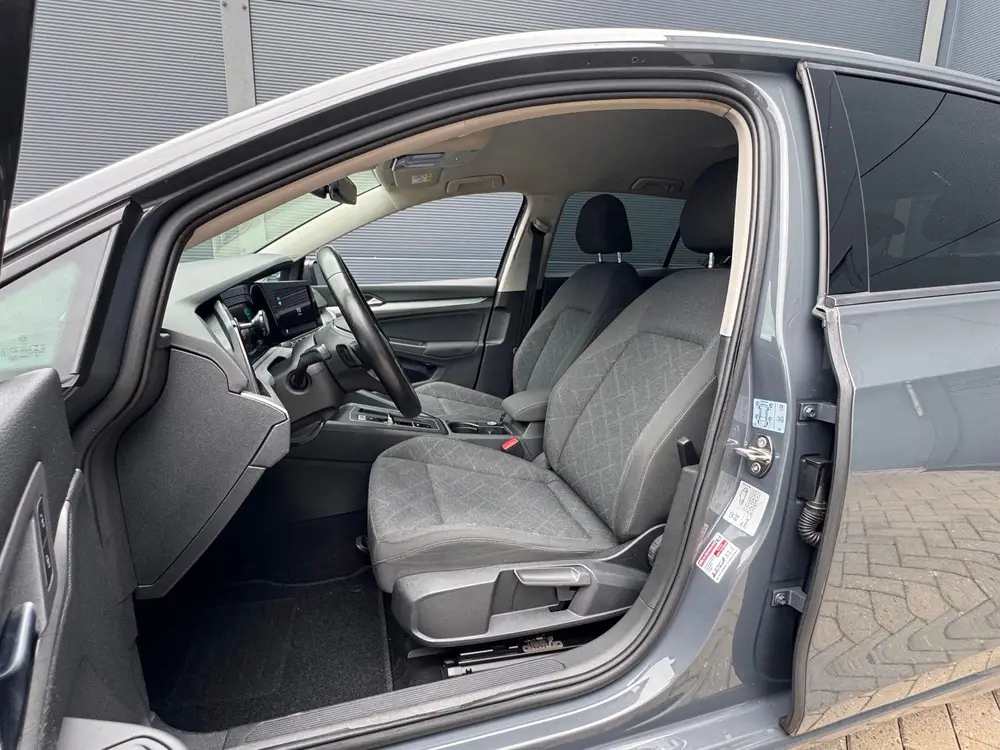 Volkswagen Golf 1.5 eTSI R-Line Pdc / Navi / Carplay / Digid uit 2020, foto 10