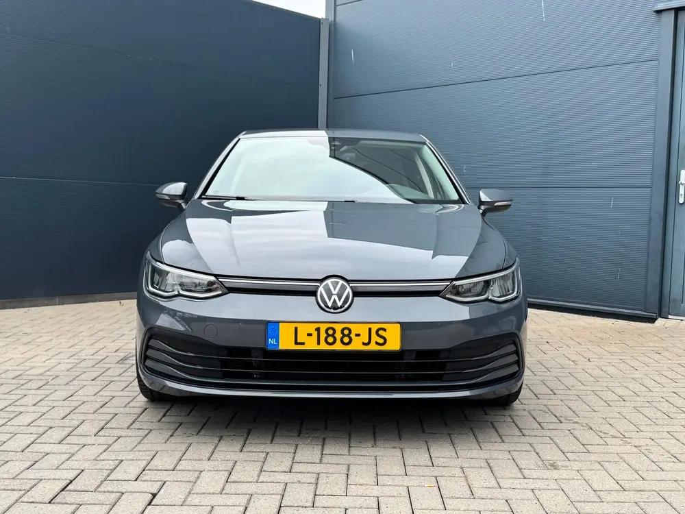 Volkswagen Golf 1.5 eTSI R-Line Pdc / Navi / Carplay / Digid uit 2020, foto 2