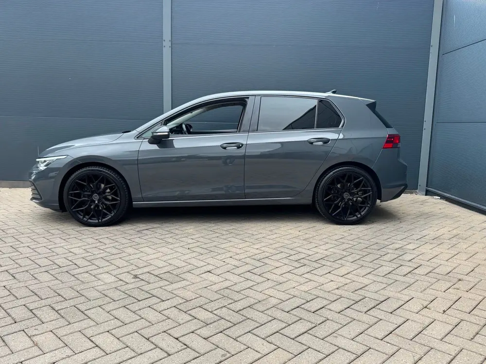Volkswagen Golf 1.5 eTSI R-Line Pdc / Navi / Carplay / Digid uit 2020, foto 4