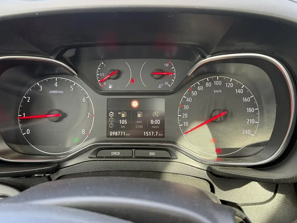 Opel Combo 1.2 Turbo uit 2019, foto 10