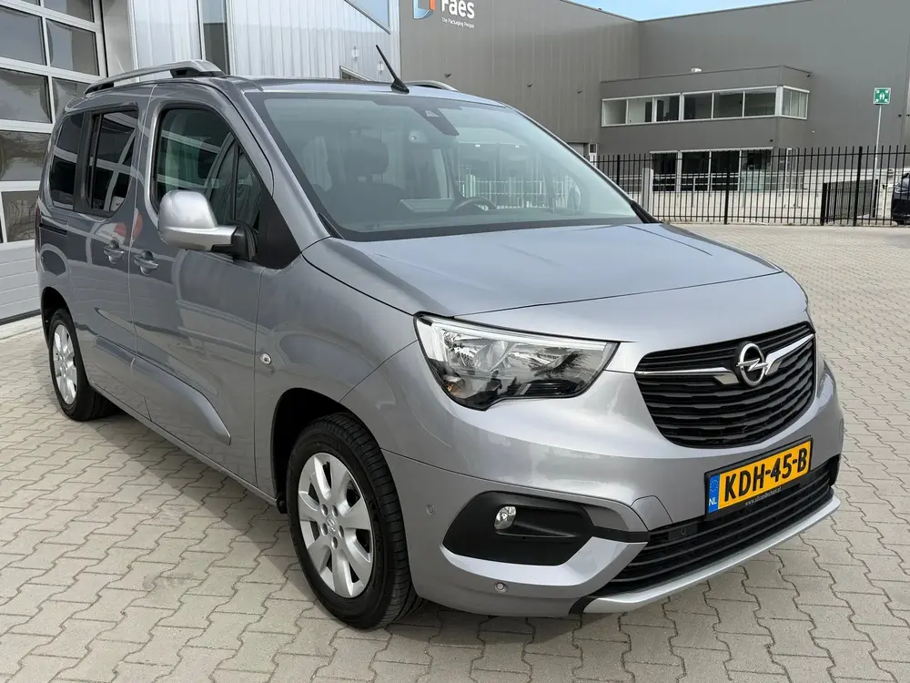 Opel Combo 1.2 Turbo uit 2019, foto 20